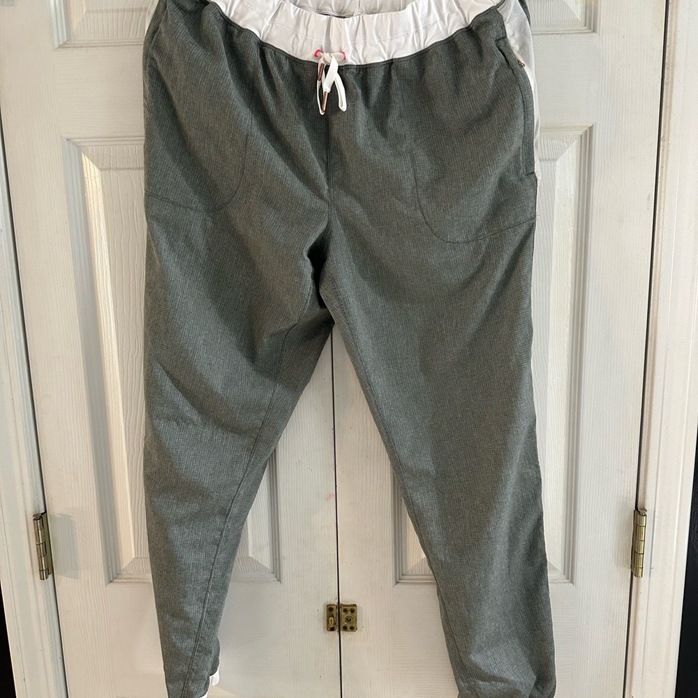 Women’s lululemon pants